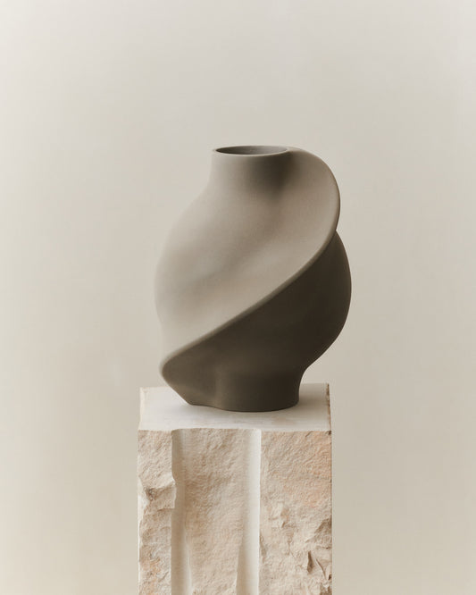 PIROUT VASE 02