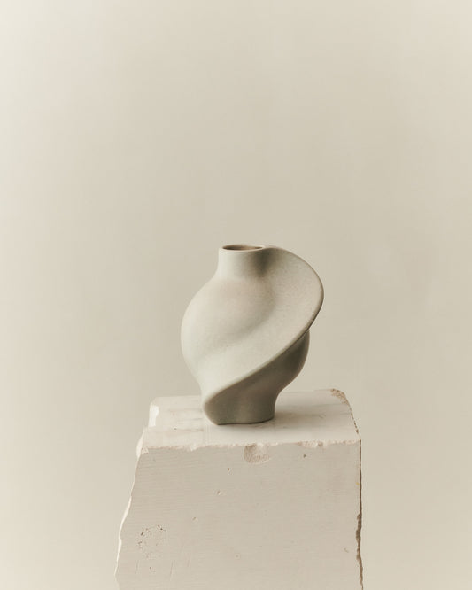 PIROUT VASE 01