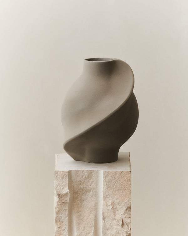 PIROUT VASE 02